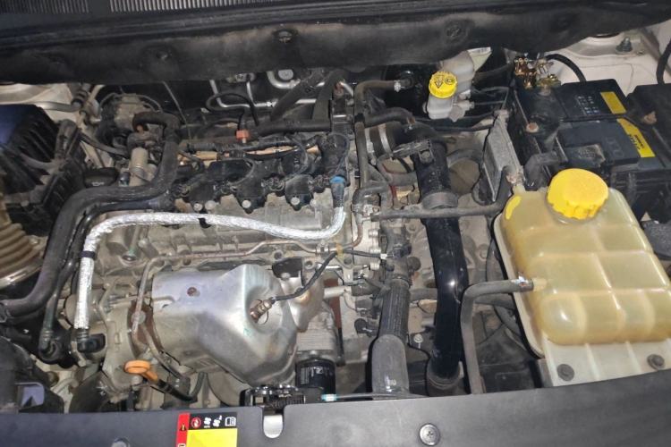 Used Baojun 730 2019 1.5T Manual Fashion Model 7-seater National V Engine Bay