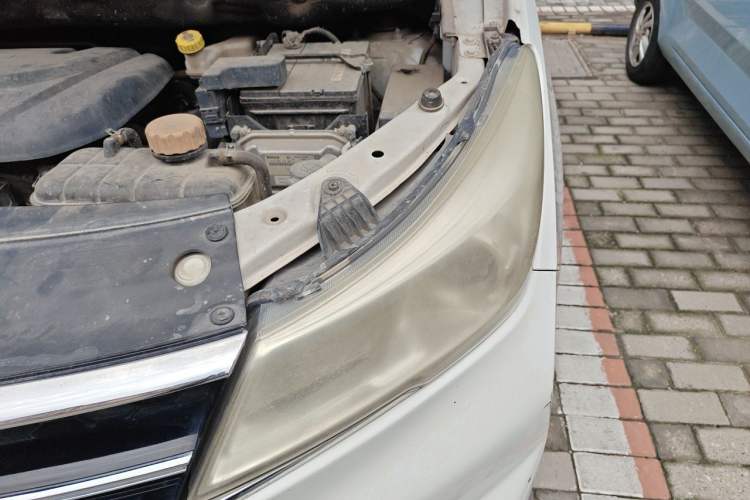 Used Baojun 730 2019 1.5T CVT Flagship Model 7 Seats China VI Emission Standard Engine Bay Left