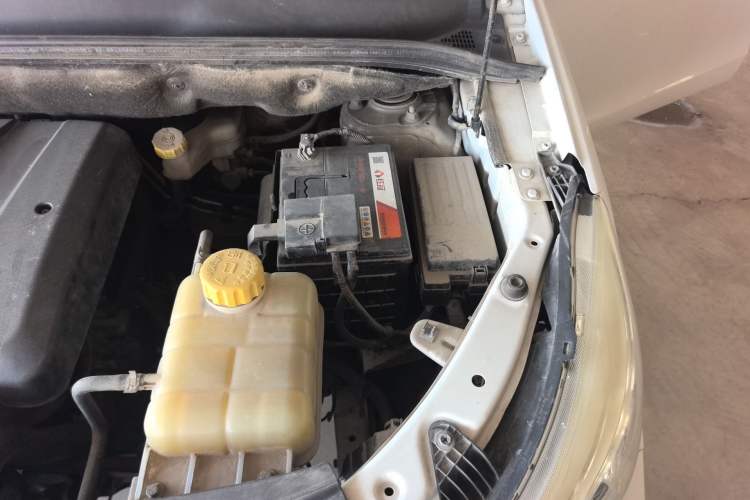 Used Baojun 730 2019 1.5L Manual Fashion Model 7-seater China VI Engine Bay Left