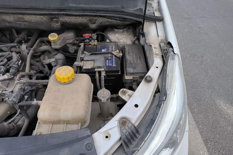 Used Baojun 730 2019 1.5T Manual Fashion Model 7-seater China VI Engine Bay Left