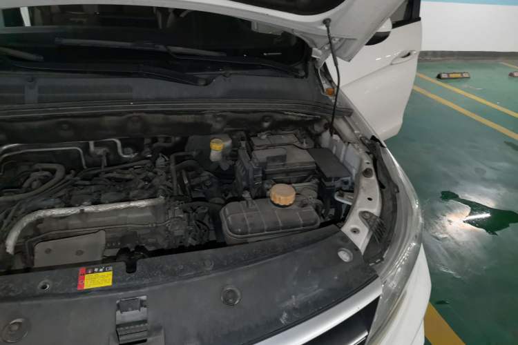 Used Baojun 730 2019 1.5T CVT Fashion Model 7 Seats China VI Emission Standard Engine Bay Left