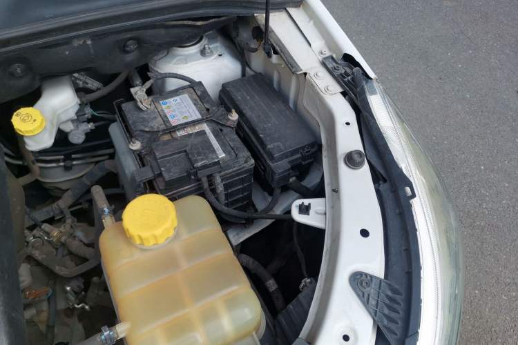 Used Baojun 730 2019 1.5L Manual Fashion Model 7-seater China VI Engine Bay Left
