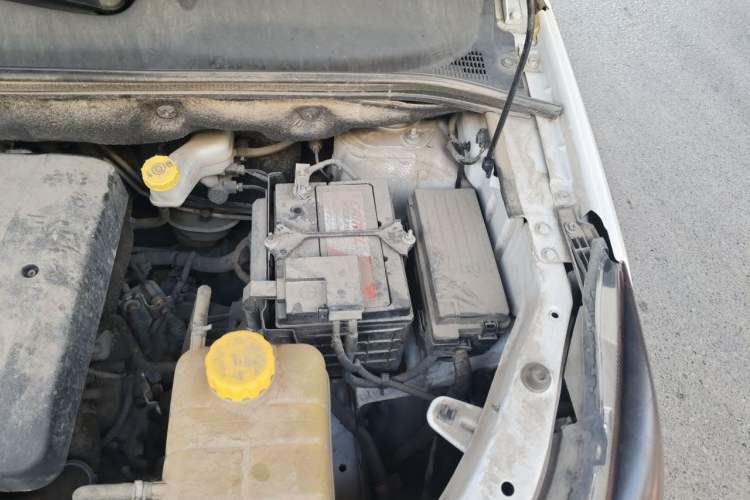 Used Baojun 730 2019 1.5L Manual Fashion Model 7-seater China VI Engine Bay Left
