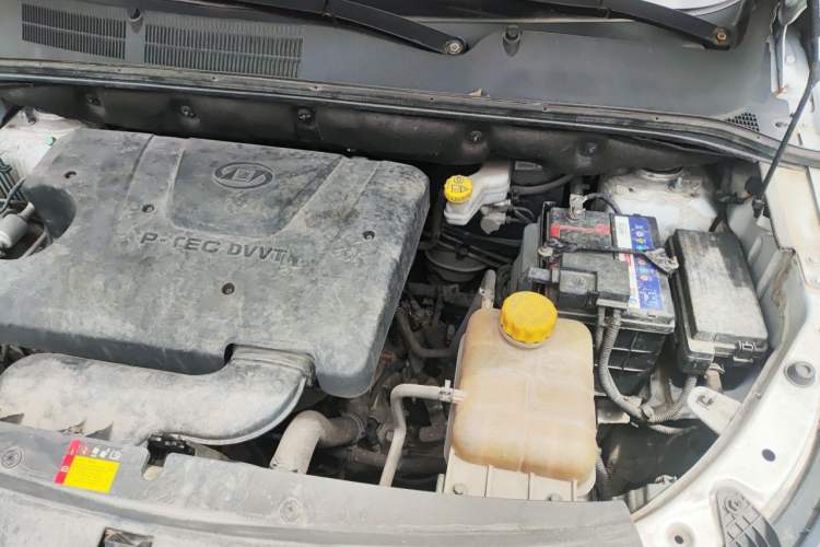 Used Baojun 730 2019 1.5L Manual Fashion Model 7-seater China VI Engine Bay Left