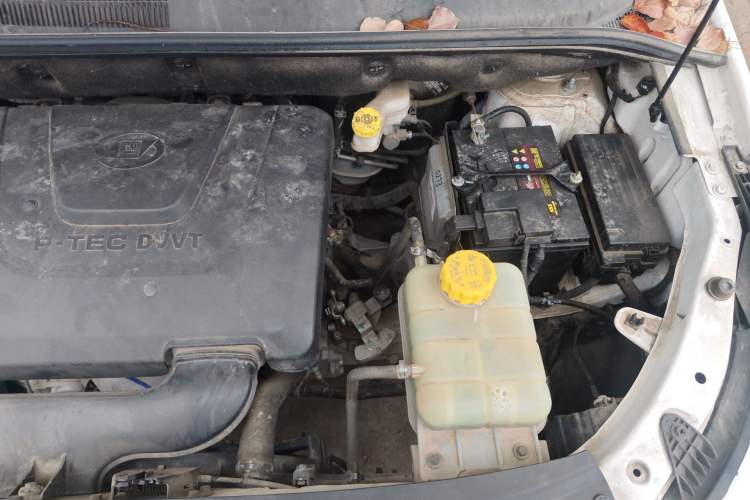 Used Baojun 730 2019 1.5L Manual Fashion Model 7-seater China VI Engine Bay Left