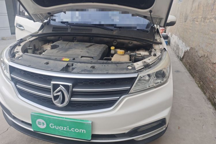 Used Baojun 730 2019 1.5L Manual Fashion Model 7-seater National V Engine Bay Left