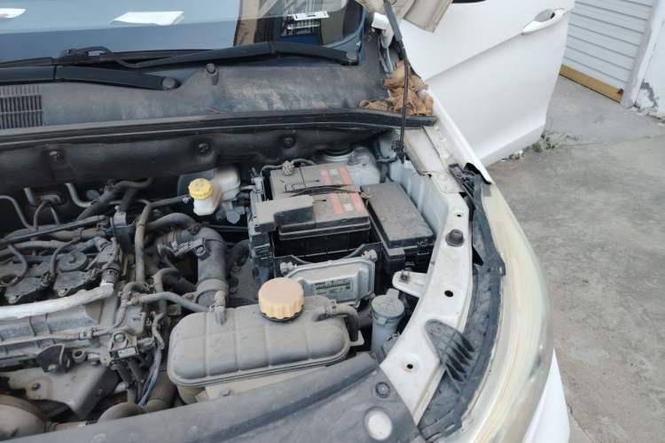 Used Baojun 730 2019 1.5T CVT Fashion Model 7 Seats China VI Emission Standard Engine Bay Left