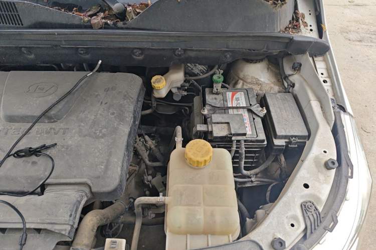 Used Baojun 730 2019 1.5L Manual Value Edition 7 Seats China VI Emission Standard Engine Bay Left