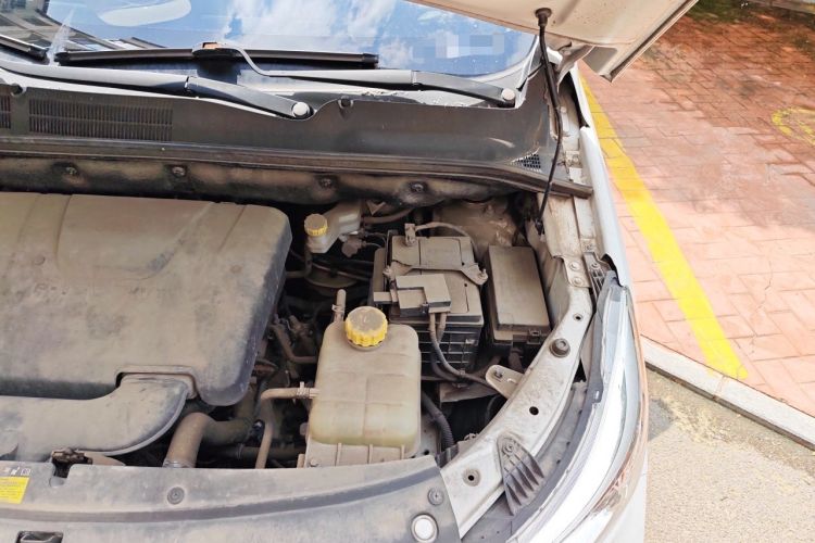 Used Baojun 730 2019 1.5L Manual Fashion Model 7-seater China VI Engine Bay Left