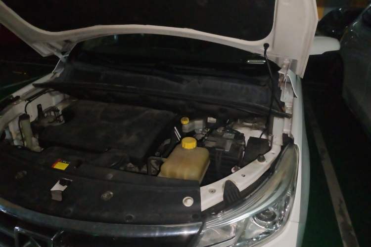 Used Baojun 730 2019 1.5L Manual Fashion Model 7-seater China VI Engine Bay Left