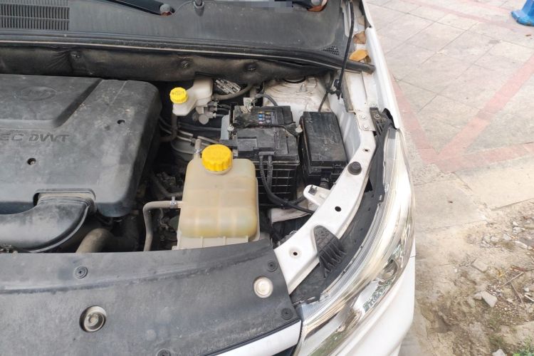 Used Baojun 730 2019 1.5L Manual Fashion Model 7-seater National V Engine Bay Left