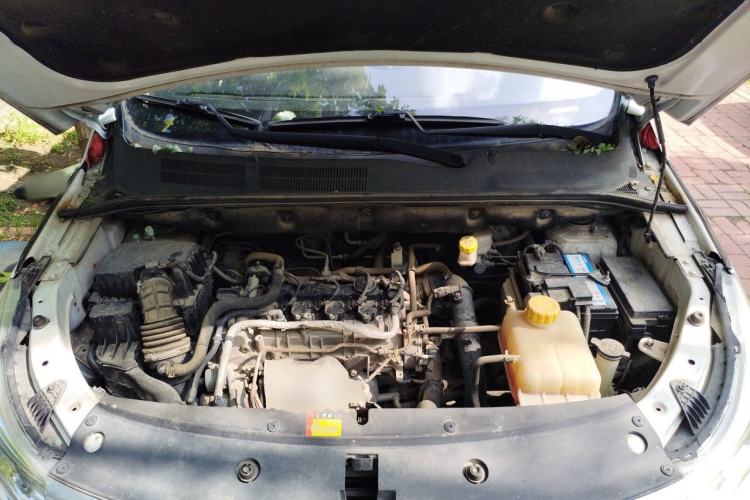 Used Baojun 730 2019 1.5T Manual Fashion Model 7-seater National V Engine Bay