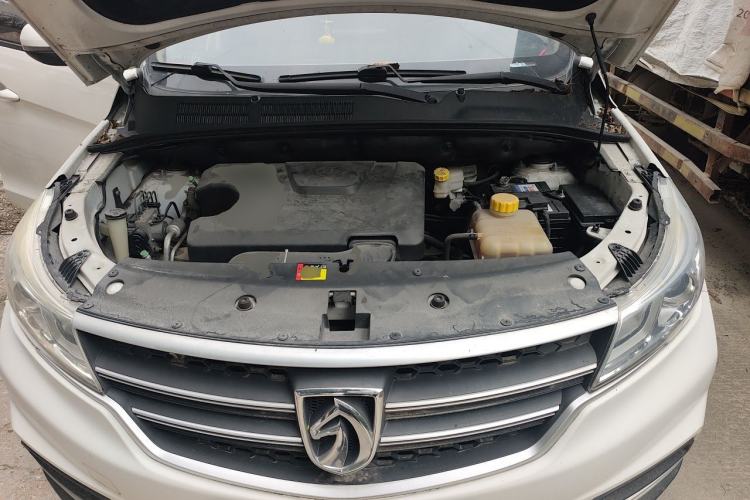 Used Baojun 730 2019 1.5L Manual Fashion Model 7-seater National V Engine Bay