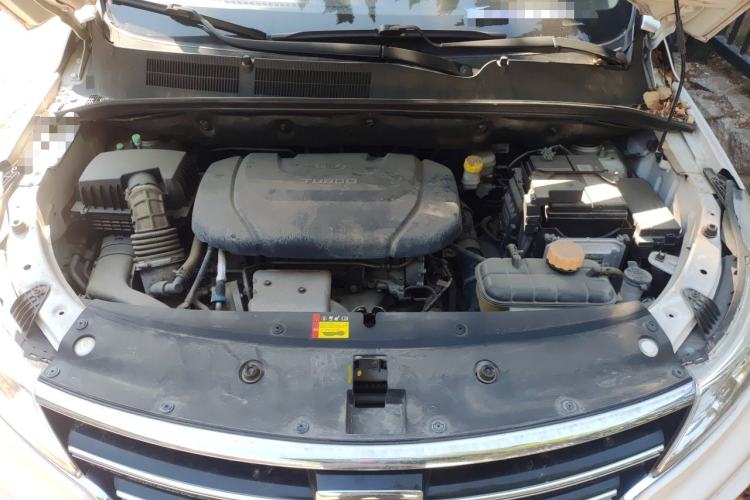 Used Baojun 730 2019 1.5T CVT Flagship Version 7 Seats China V Emission Standard Engine Bay