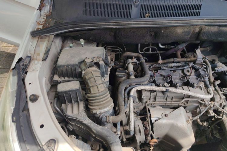 Used Baojun 730 2019 1.5T Manual Fashion Model 7-seater National V Engine Bay Right