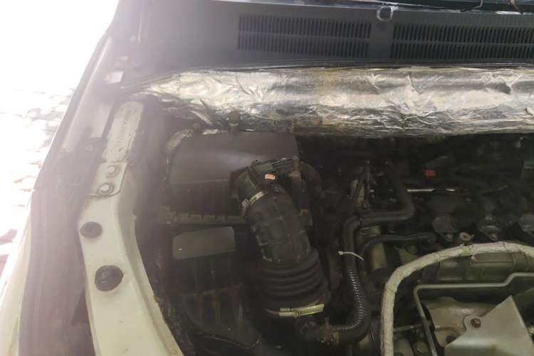Used Baojun 730 2019 1.5T Manual Fashion Model 7-seater National V Engine Bay Right