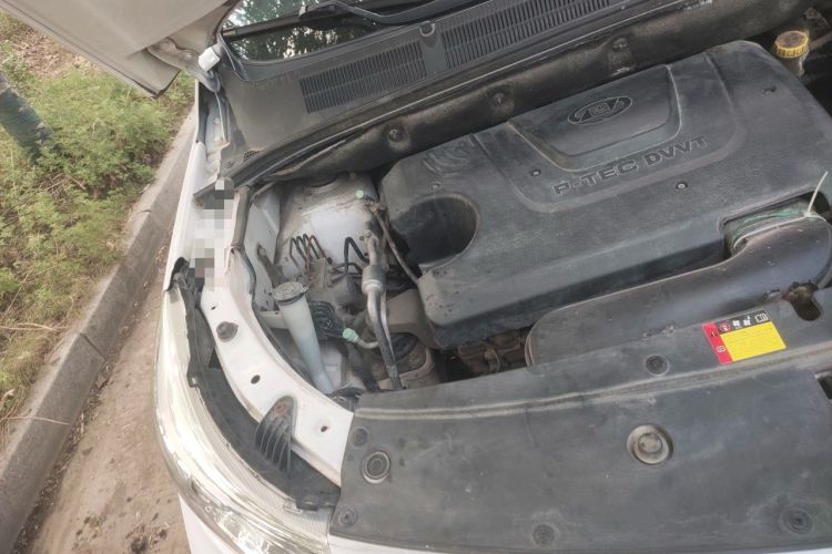 Used Baojun 730 2019 1.5L Manual Fashion Model 7-seater China VI Engine Bay Right