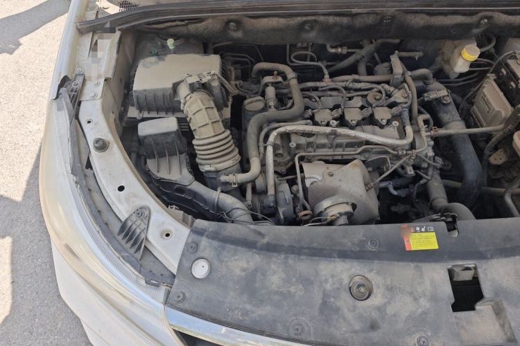 Used Baojun 730 2019 1.5T Manual Fashion Model 7-seater National V Engine Bay Right