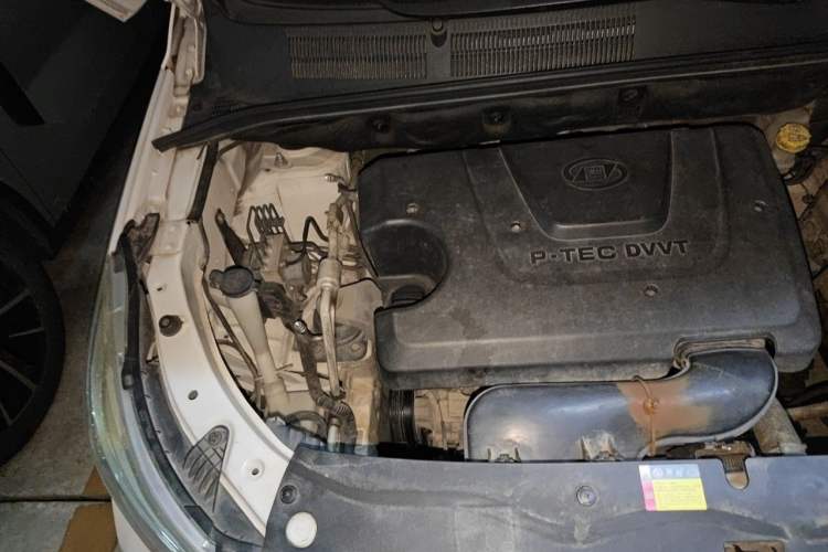 Used Baojun 730 2019 1.5L Manual Fashion Model 7-seater China VI Engine Bay Right