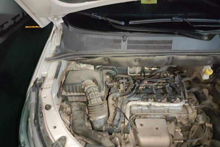 Used Baojun 730 2019 1.5T CVT Fashion Model 7 Seats China VI Emission Standard Engine Bay Right
