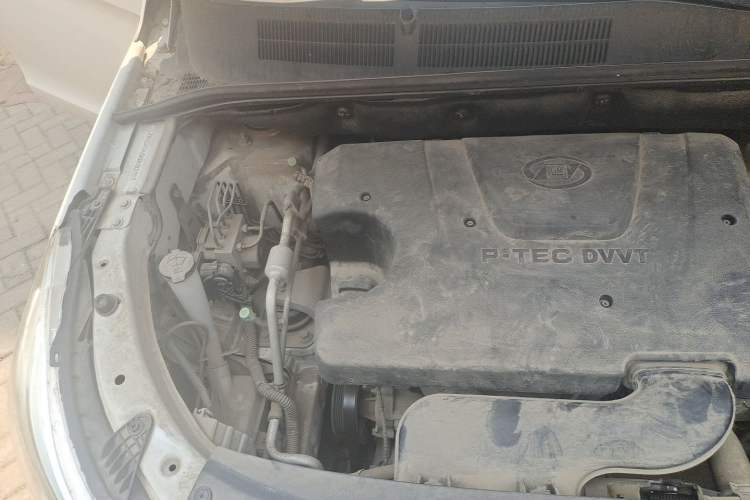 Used Baojun 730 2019 1.5L Manual Fashion Model 7-seater China VI Engine Bay Right