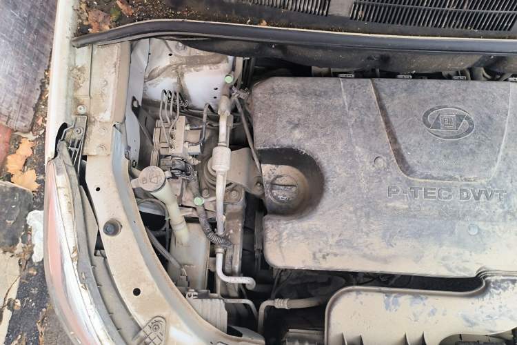 Used Baojun 730 2019 1.5L Manual Fashion Model 7-seater National V Engine Bay Right