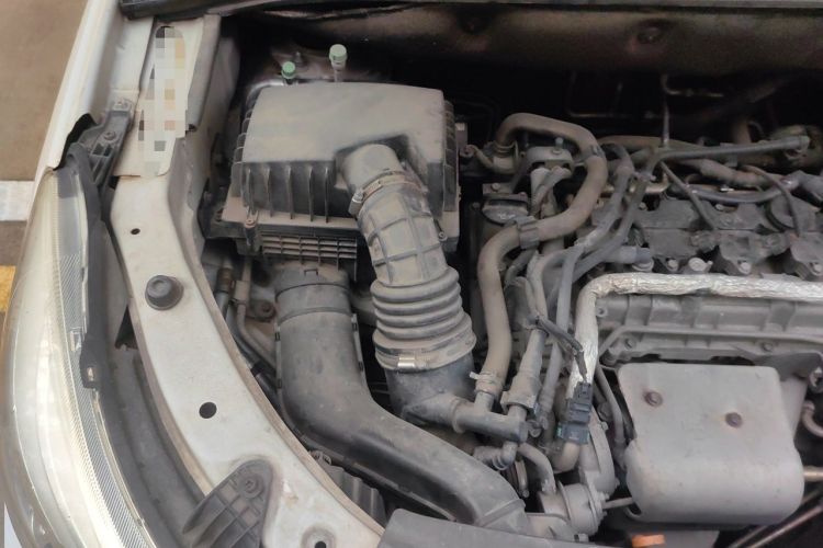 Used Baojun 730 2019 1.5T CVT Fashion Model 7 Seats China VI Emission Standard Engine Bay Right