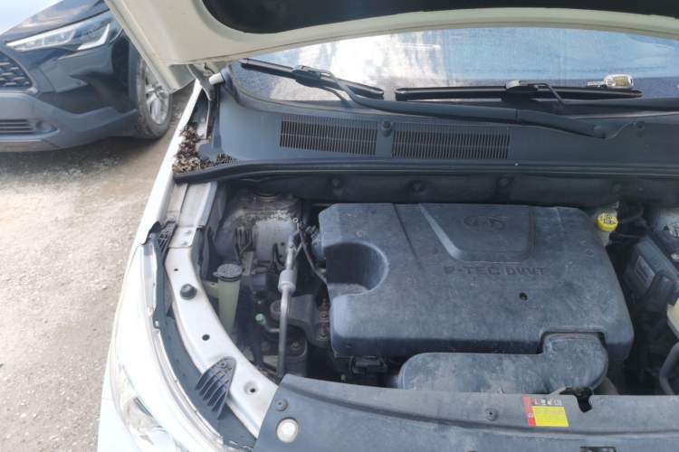 Used Baojun 730 2019 1.5L Manual Fashion Model 7-seater China VI Engine Bay Right