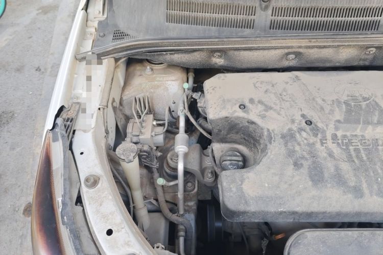 Used Baojun 730 2019 1.5L Manual Fashion Model 7-seater China VI Engine Bay Right