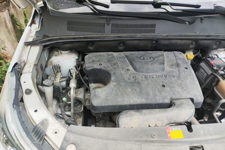Used Baojun 730 2019 1.5L Manual Fashion Model 7-seater China VI Engine Bay Right