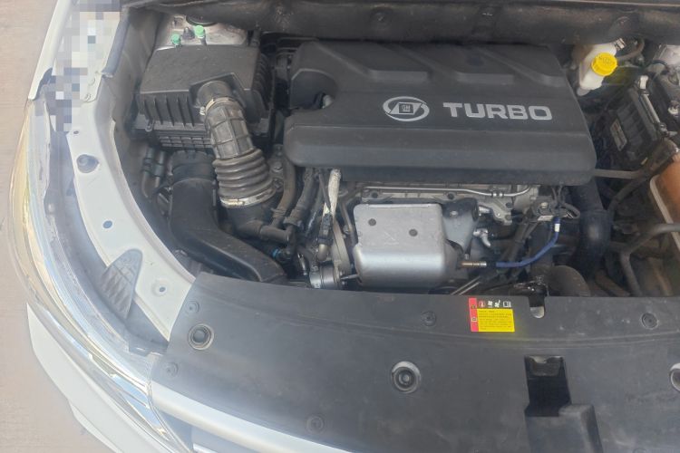 Used Baojun 730 2019 1.5T Manual Fashion Model 7-seater China VI Engine Bay Right