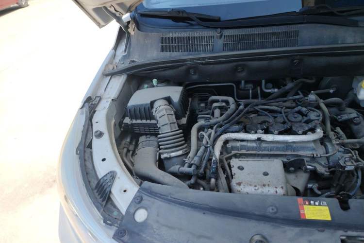 Used Baojun 730 2019 1.5T CVT Fashion Model 7 Seats China VI Emission Standard Engine Bay Right