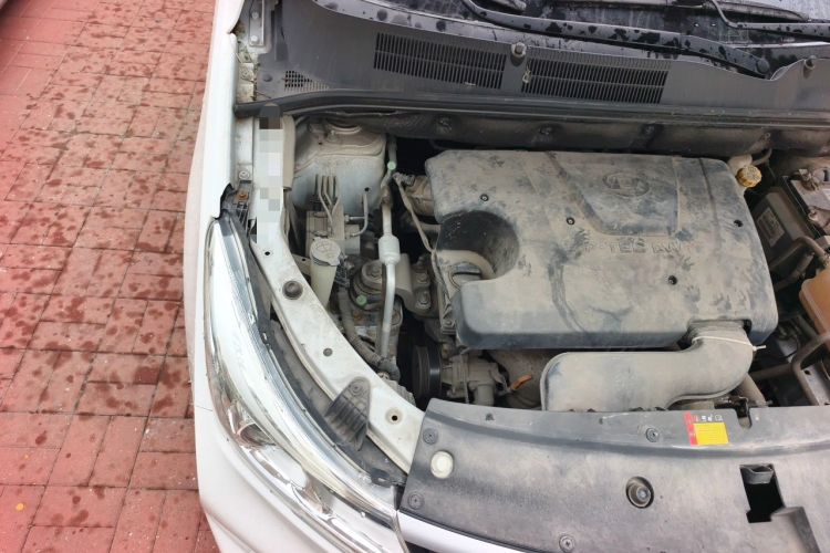Used Baojun 730 2019 1.5L Manual Fashion Model 7-seater China VI Engine Bay Right