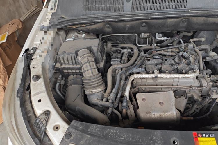 Used Baojun 730 2019 1.5T CVT Fashion Model 7 Seats China VI Emission Standard Engine Bay Right