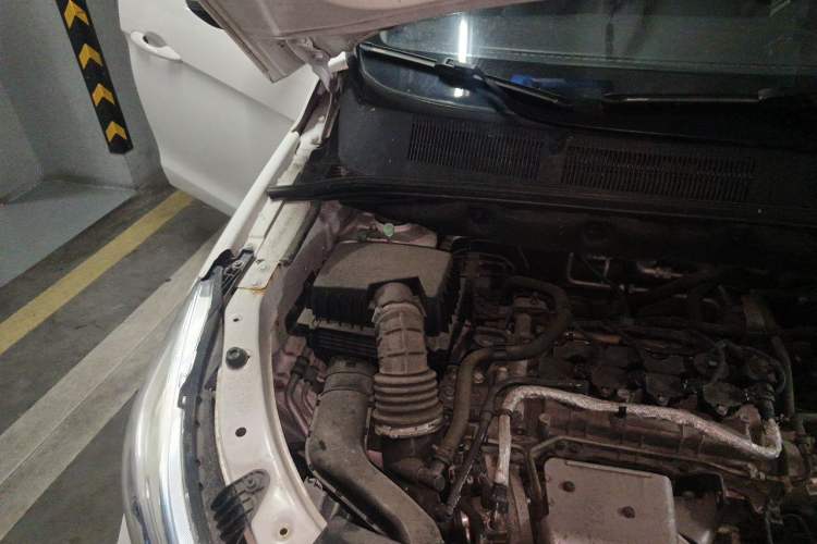 Used Baojun 730 2019 1.5T CVT Fashion Model 7 Seats China V Emission Standard Engine Bay Right