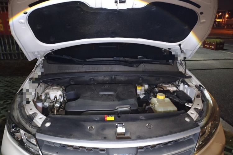Used Baojun 730 2019 1.5L Manual Fashion Model 7-seater China VI Engine Bay