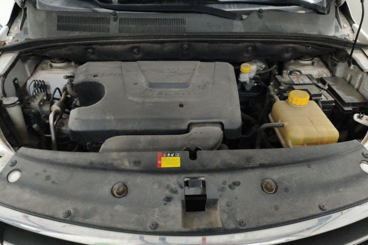 Used Baojun 730 2019 1.5L Manual Fashion Model 7-seater National V Engine Bay