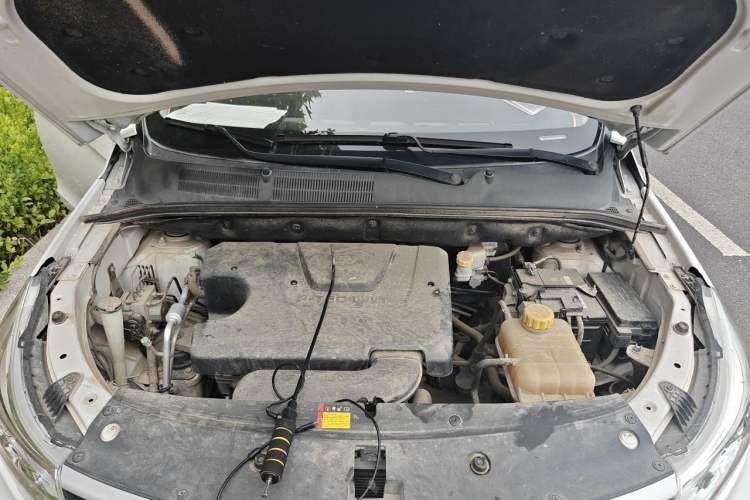 Used Baojun 730 2019 1.5L Manual Fashion Model 7-seater National V Engine Bay