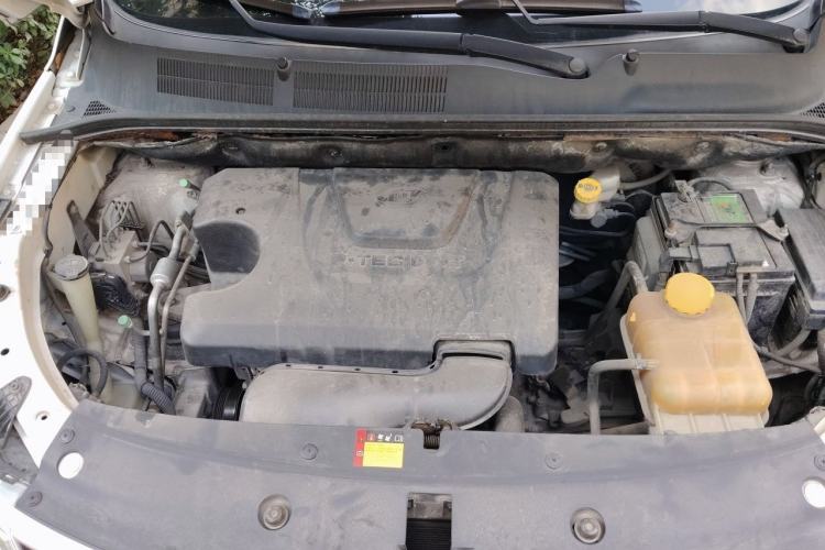 Used Baojun 730 2019 1.5L Manual Fashion Model 7-seater National V Engine Bay