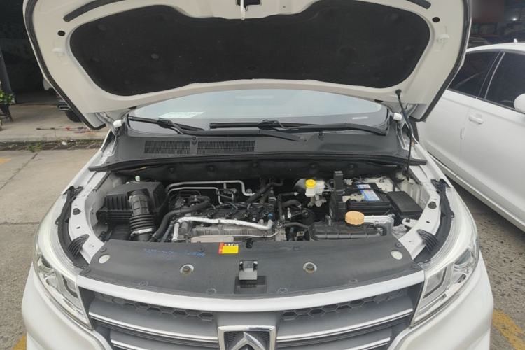 Used Baojun 730 2019 1.5T CVT Fashion Model 7 Seats China V Emission Standard Engine Bay