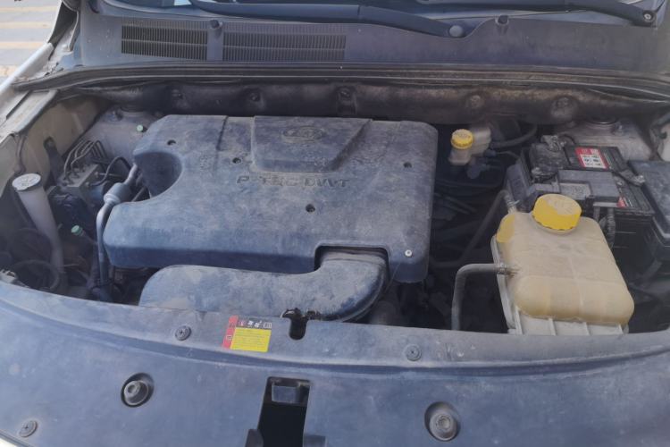Used Baojun 730 2019 1.5L Manual Fashion Model 7-seater China VI Engine Bay