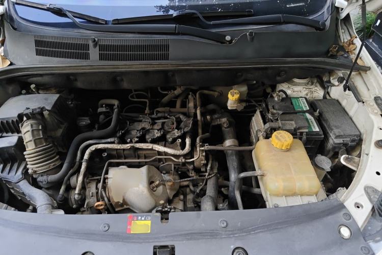 Used Baojun 730 2019 1.5T Manual Fashion Model 7-seater National V Engine Bay