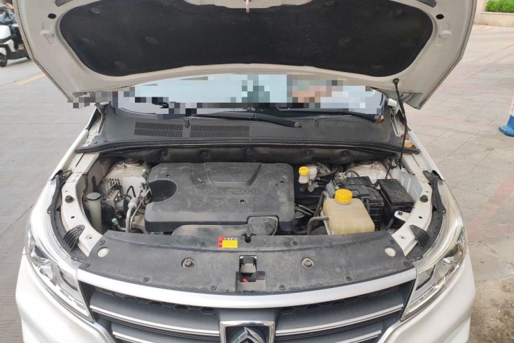 Used Baojun 730 2019 1.5L Manual Fashion Model 7-seater National V Engine Bay