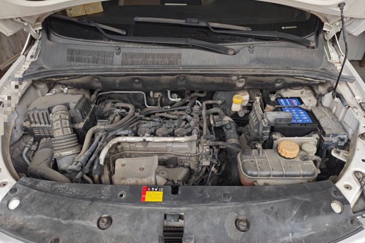 Used Baojun 730 2019 1.5T CVT Fashion Model 7 Seats China VI Emission Standard Engine Bay