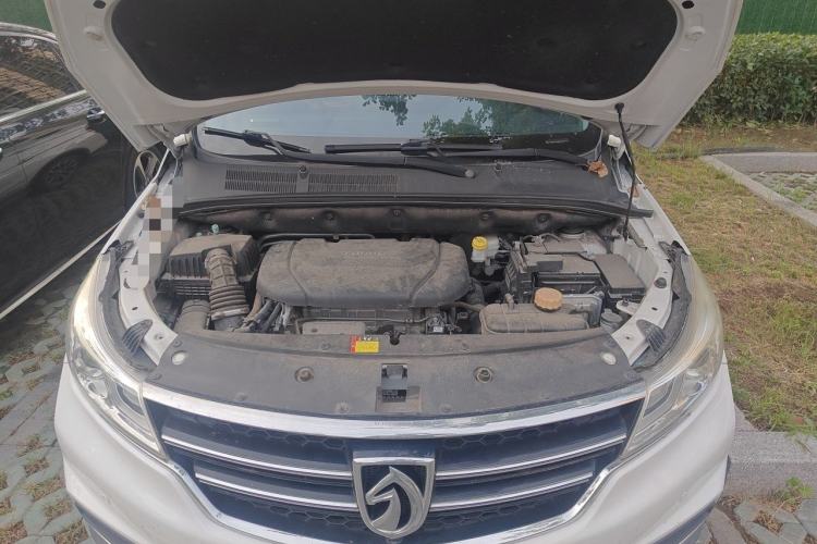 Used Baojun 730 2019 1.5T CVT Flagship Model 7 Seats China VI Emission Standard Engine Bay