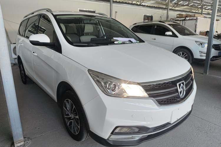 Used Baojun 730 2019 1.5T Manual Fashion Model 7-seater China VI Exterior 1