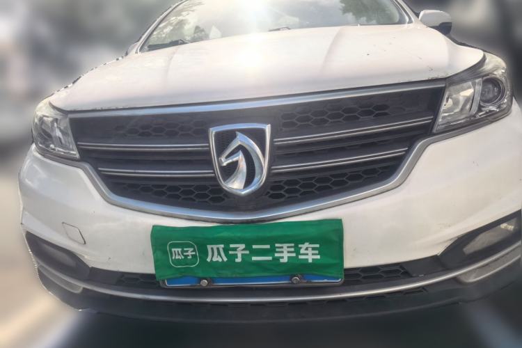 Used Baojun 730 2019 1.5L Manual Fashion Model 7-seater National V Exterior 1
