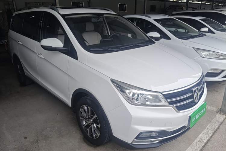Used Baojun 730 2019 1.5T Manual Fashion Model 7 Seats China V Exterior 1