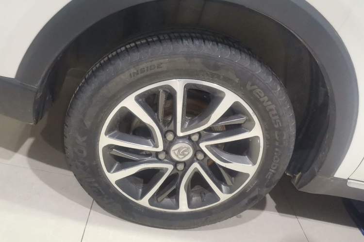 Used Baojun 730 2019 1.5T CVT Fashion Model 7 Seats China VI Emission Standard Exterior 4
