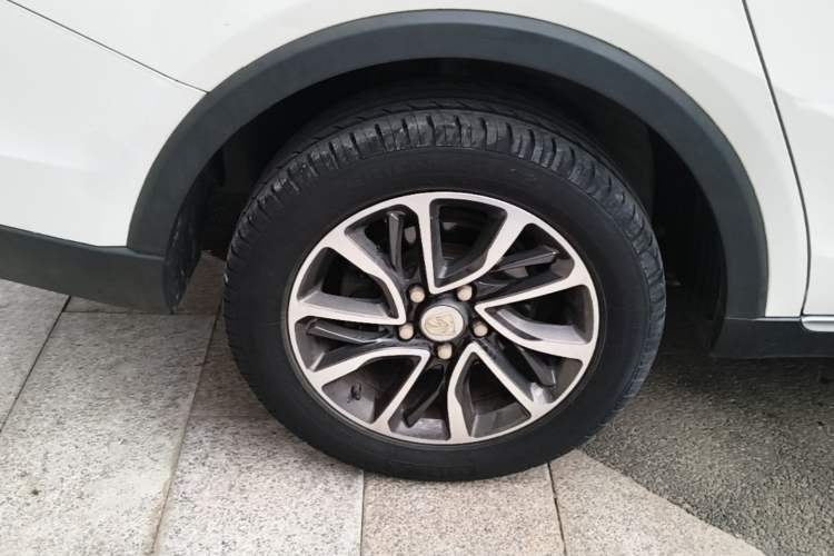 Used Baojun 730 2019 1.5T CVT Fashion Model 7 Seats China VI Emission Standard Exterior 5